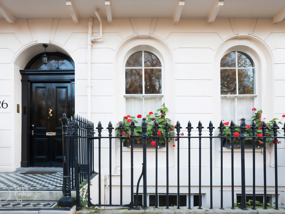 Georgian townhouse Winchester - white exterior painting by Winchester Decorators